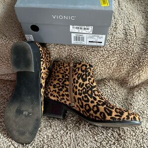 Vionic Clara Leopard Hair on leather leopard print booties